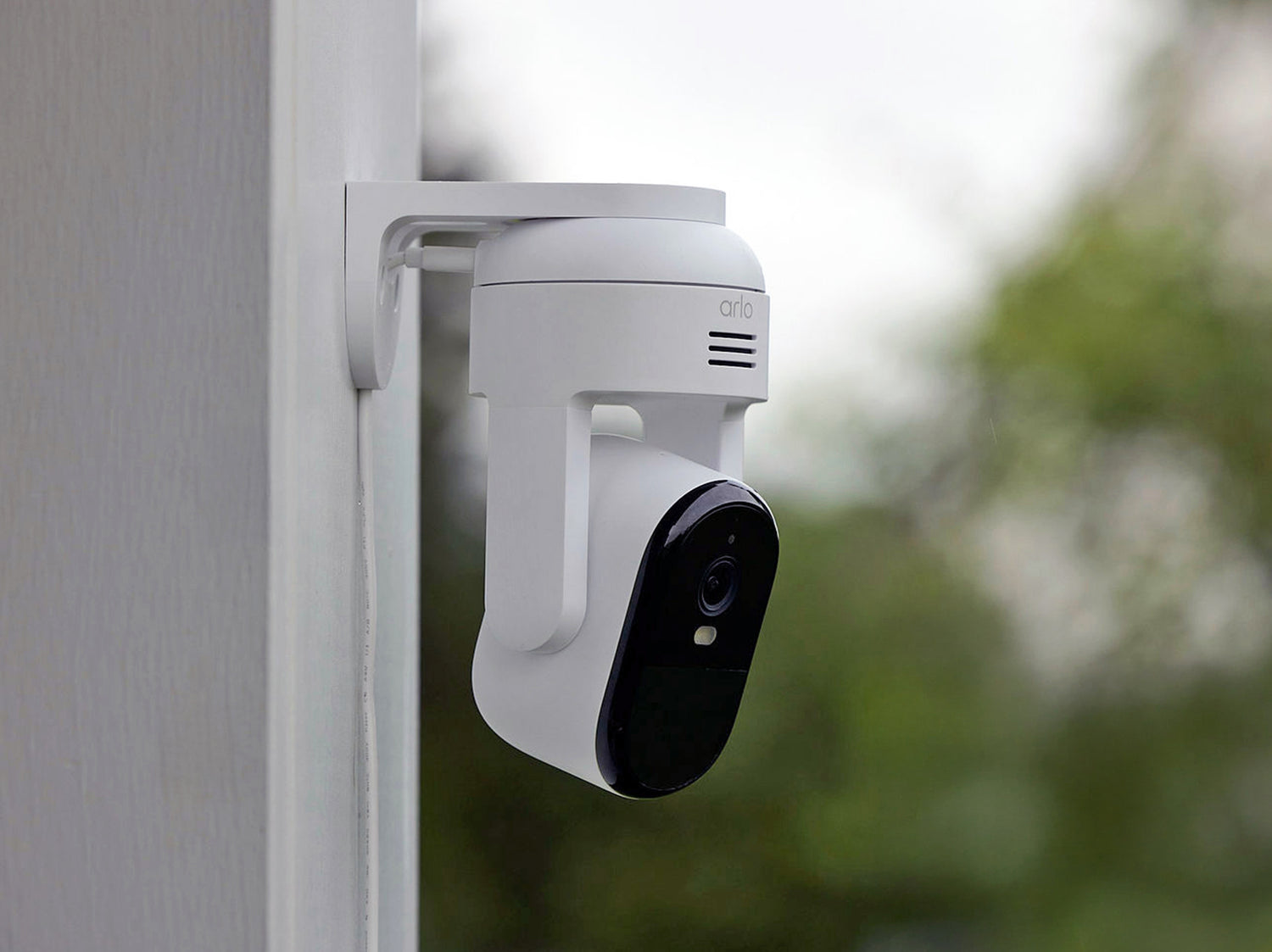 Essential Pan Tilt Security Camera